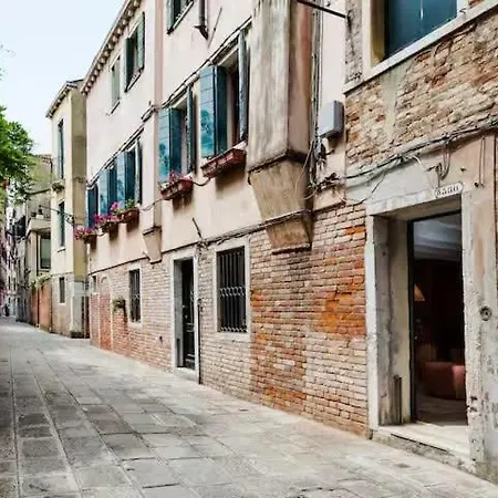 Biri Canal Charm Lejlighed